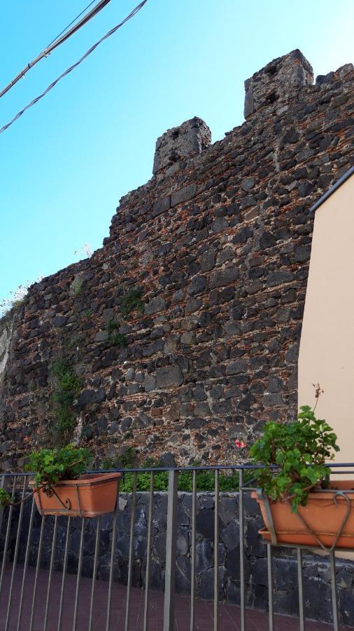 Bed & Breakfast Dietro Le Mura Aci Castello Exteriér fotografie